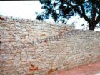 Muro in pietra posata a secco in Pietra di Trani